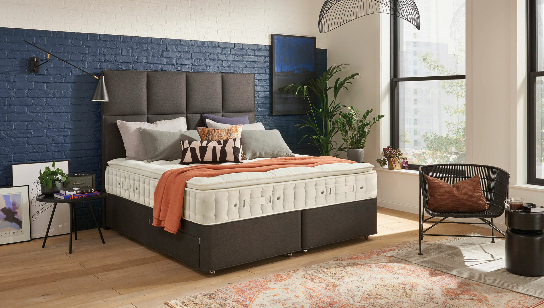 PT-Select_Industrial_isabella_zenithpalm_Angle_SemiDressed---whitertick