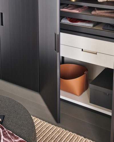 Poliform_wardrobes_SENZAFINE_anteprima_960x960px_02.jpg
